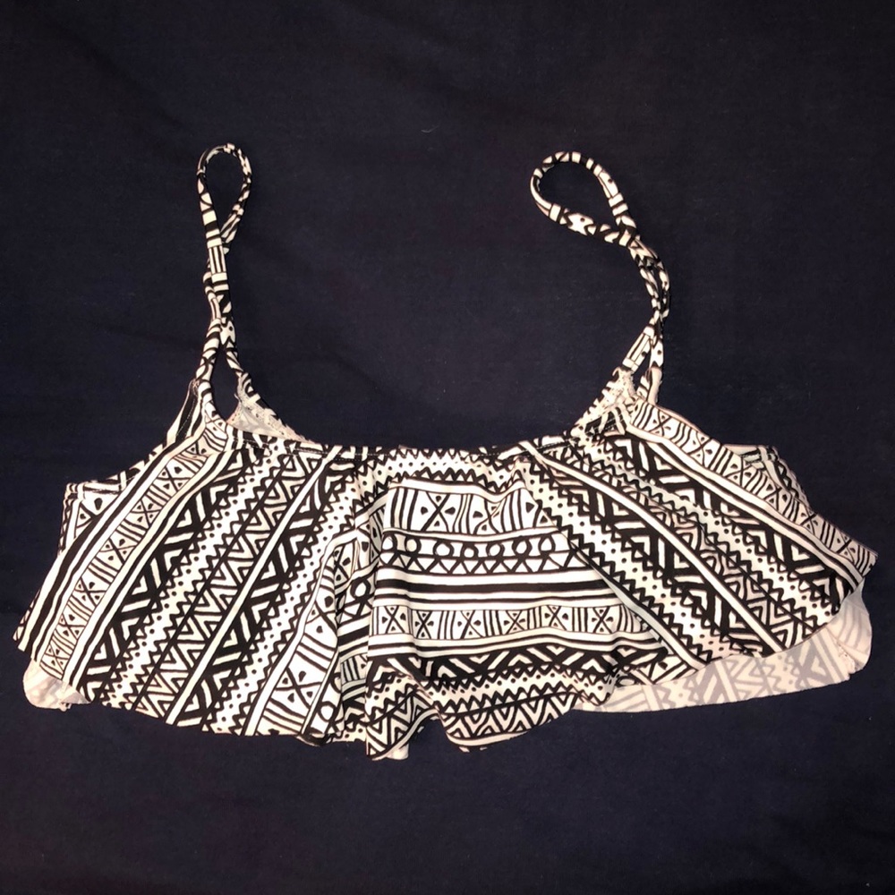 Pacsun black and white tribal print bikini top!